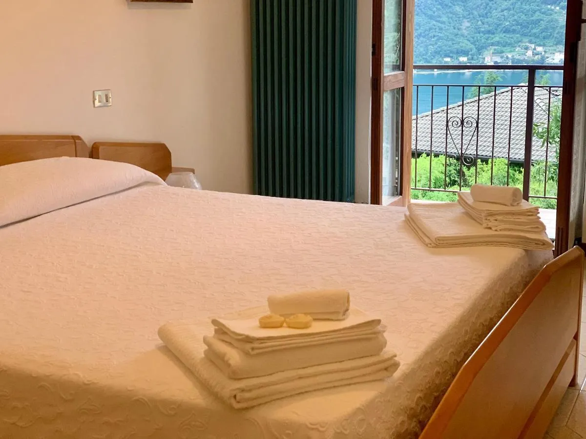 Reginaldo'S Home Bed&Breakfast 네소 0*,